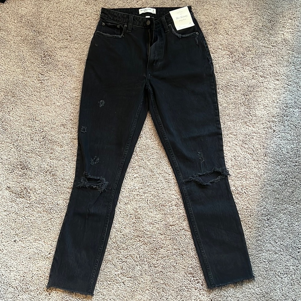 Abercrombie & Fitch Curve Love High Rise Jeans NWT! Size 25